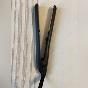 CHI flat iron - perfect condition. 1 inch plate.